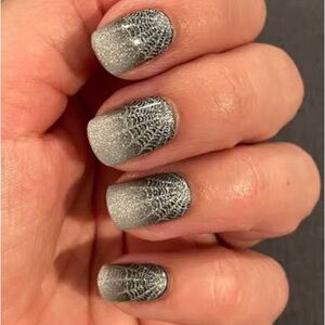 Watch your Web - Color Street